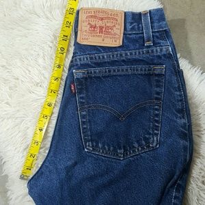Vintage 550 Levis mom jeans size 8 Mis 26 waist
